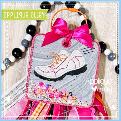 BAG TAG ROUNDED SQUARE TENNIS SHOE - SHAKER FRIENDLY - AAEH8824