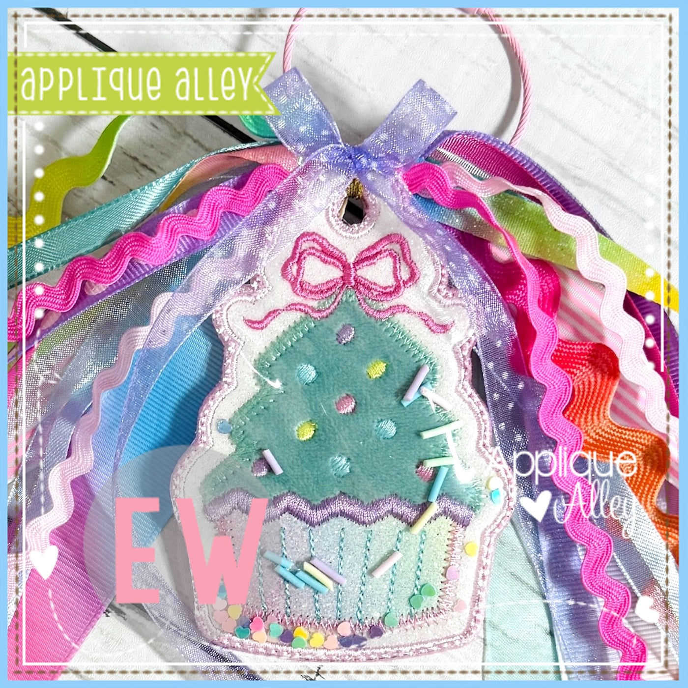 ITH TREE CUPCAKE BAG TAG AAEW8805
