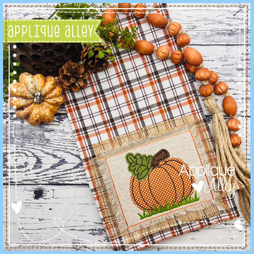 VINTAGE FARM PUMPKIN IN GRASS 8231AAEH