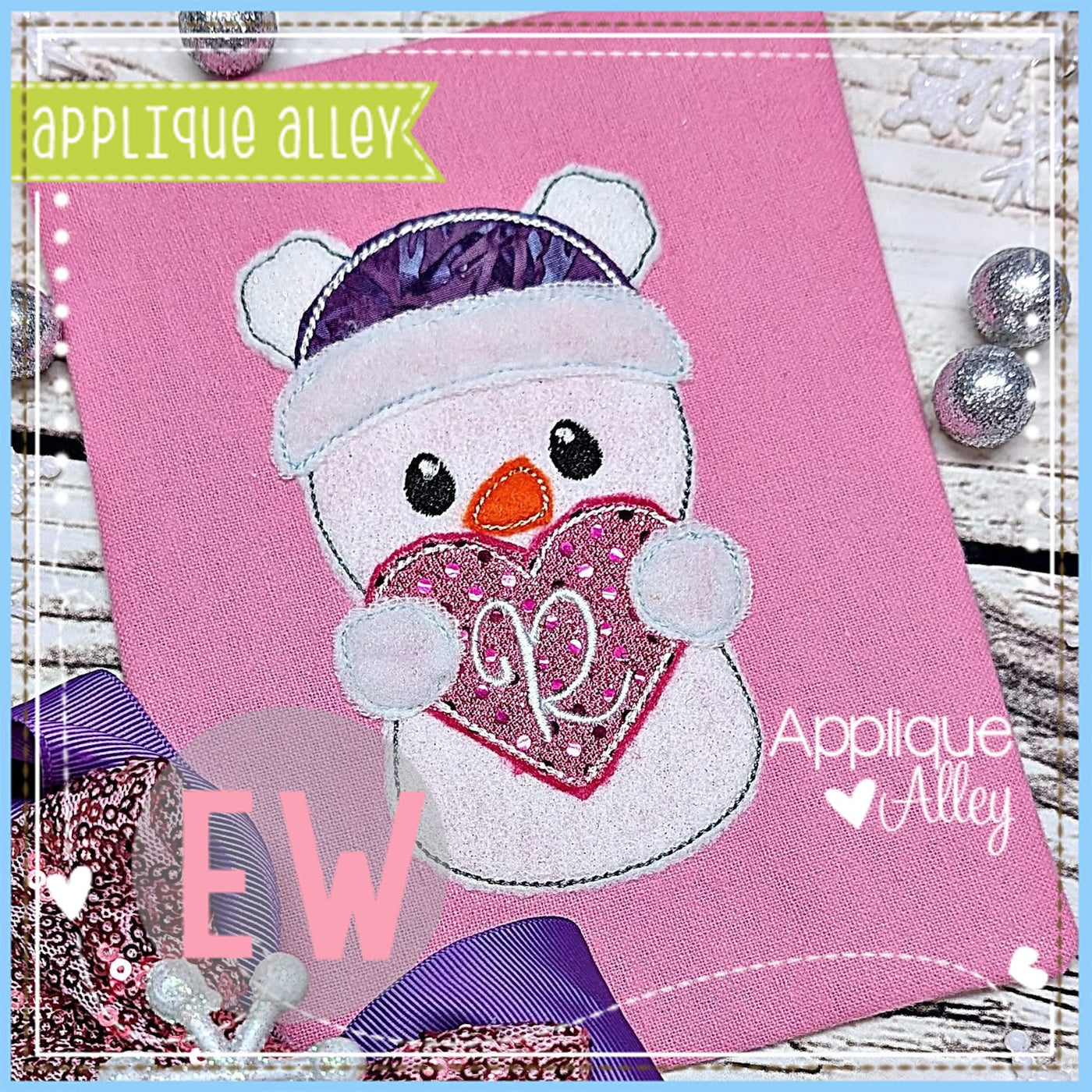 VINTAGE SNOWMAN WITH HEART AAEW8982