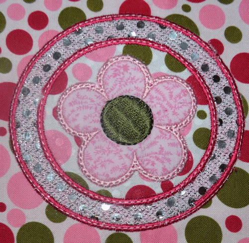 FLOWER IN DOUBLE CIRCLE PATCH